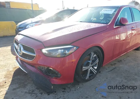 2024 Mercedes-Benz C 300 z USA, uszkodzony, nr VIN W1KAF4HB2RR236003